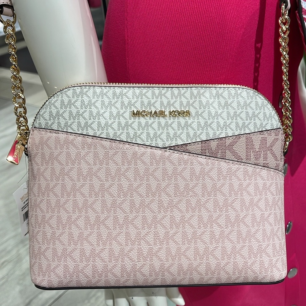 Michael Kors Jet Set Travel Md Color-Block Signature Logo Crossbody
Powder Blush - Picture 10 of 16